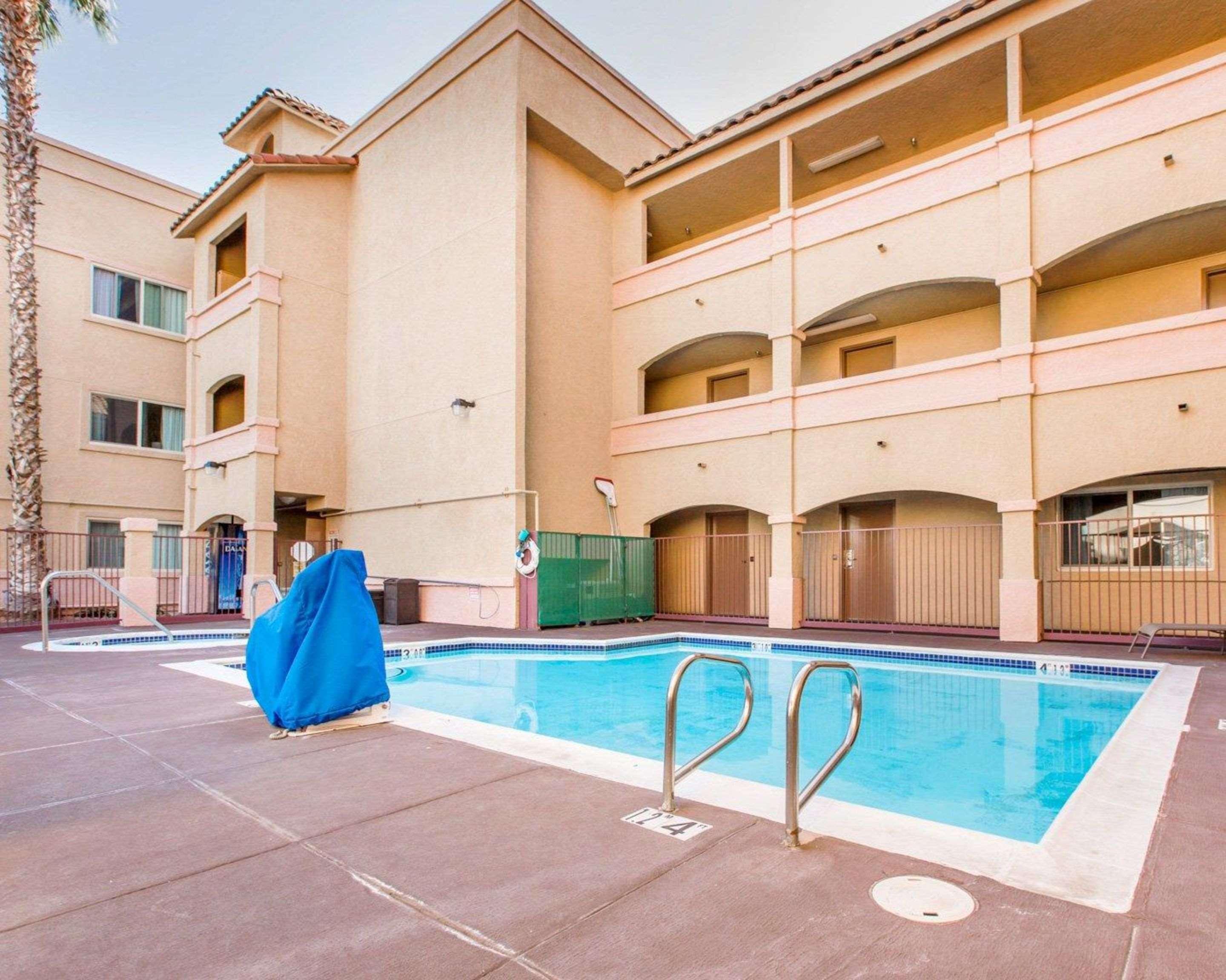 Comfort Inn & Suites Moreno Valley Near March Air Reserve Base Exterior foto